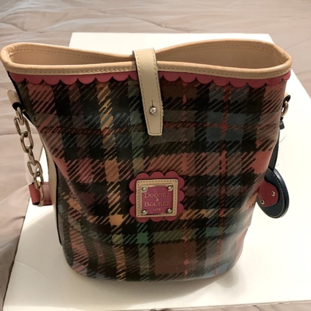 Dooney & Bourke Plaid Shoulder Bucket Chain Handbag - Picture 12 of 12